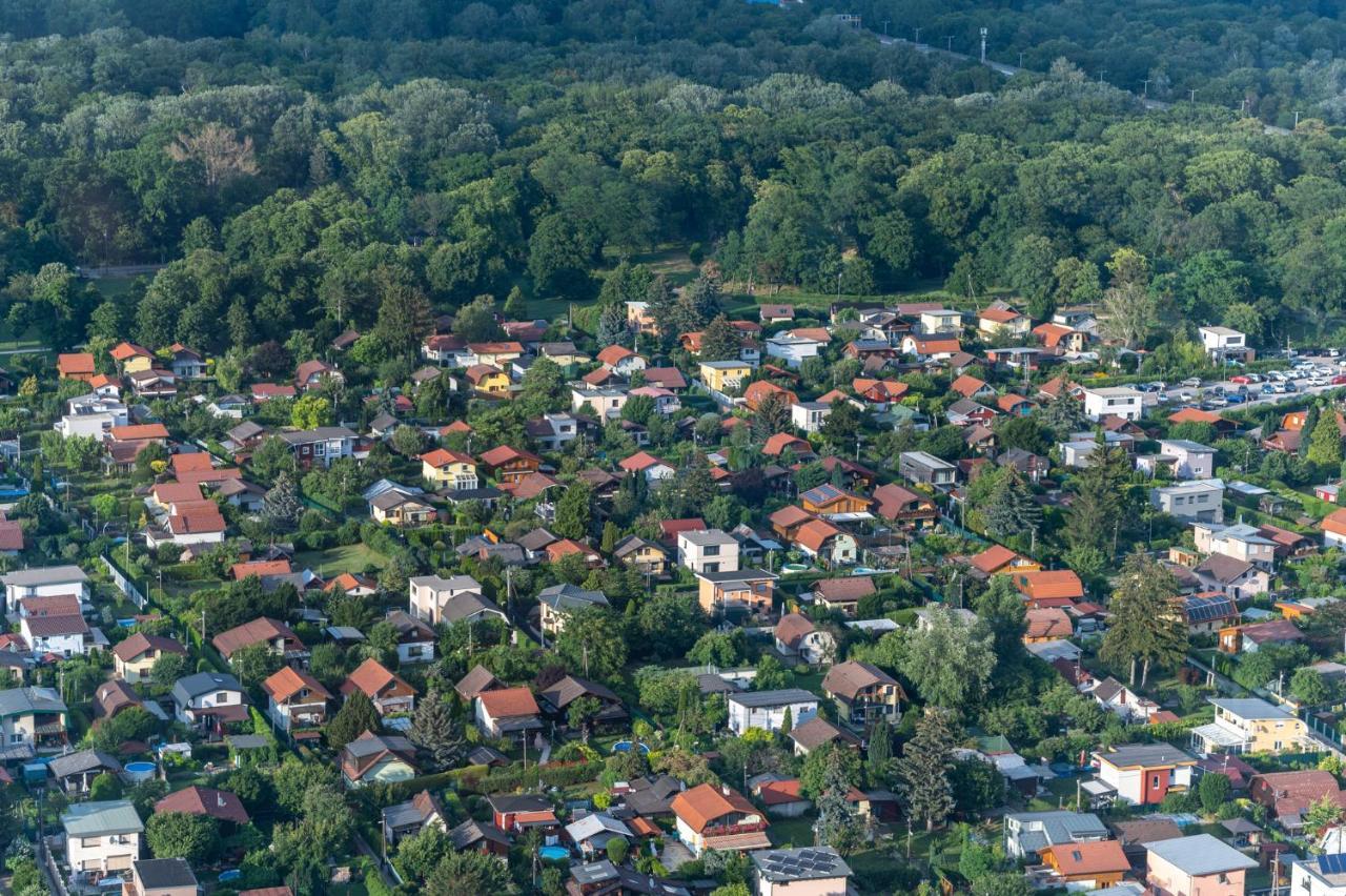 Apartment Over The Roofs Of Wina Bagian luar foto